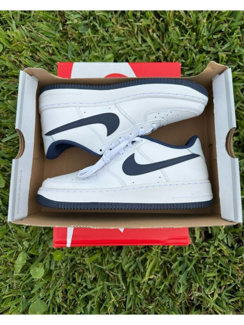 6.5Y | 8 WOMEN'S NIKE AIR FORCE ONE 1 AF1 WHITE / NAVY FV5948-104 SNEAKERS LOW - Picture 7 of 9